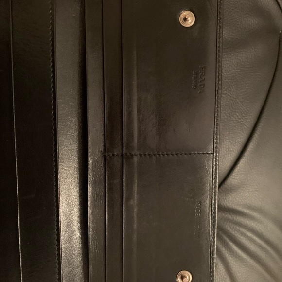 Prada long wallet in black - Picture 8 of 14